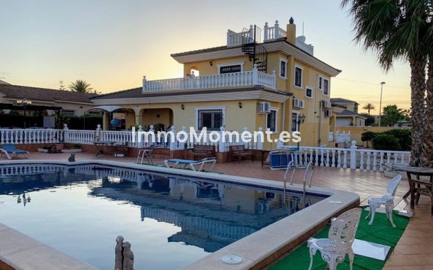 Wiederverkauf - Freistehende Villa - Torrevieja - Los Balcones - Los Altos del Edén