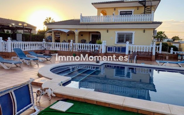 Wiederverkauf - Freistehende Villa - Torrevieja - Los Balcones - Los Altos del Edén