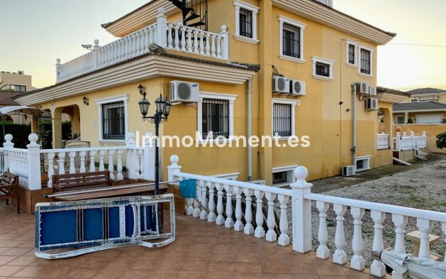 Wiederverkauf - Freistehende Villa - Torrevieja - Los Balcones - Los Altos del Edén